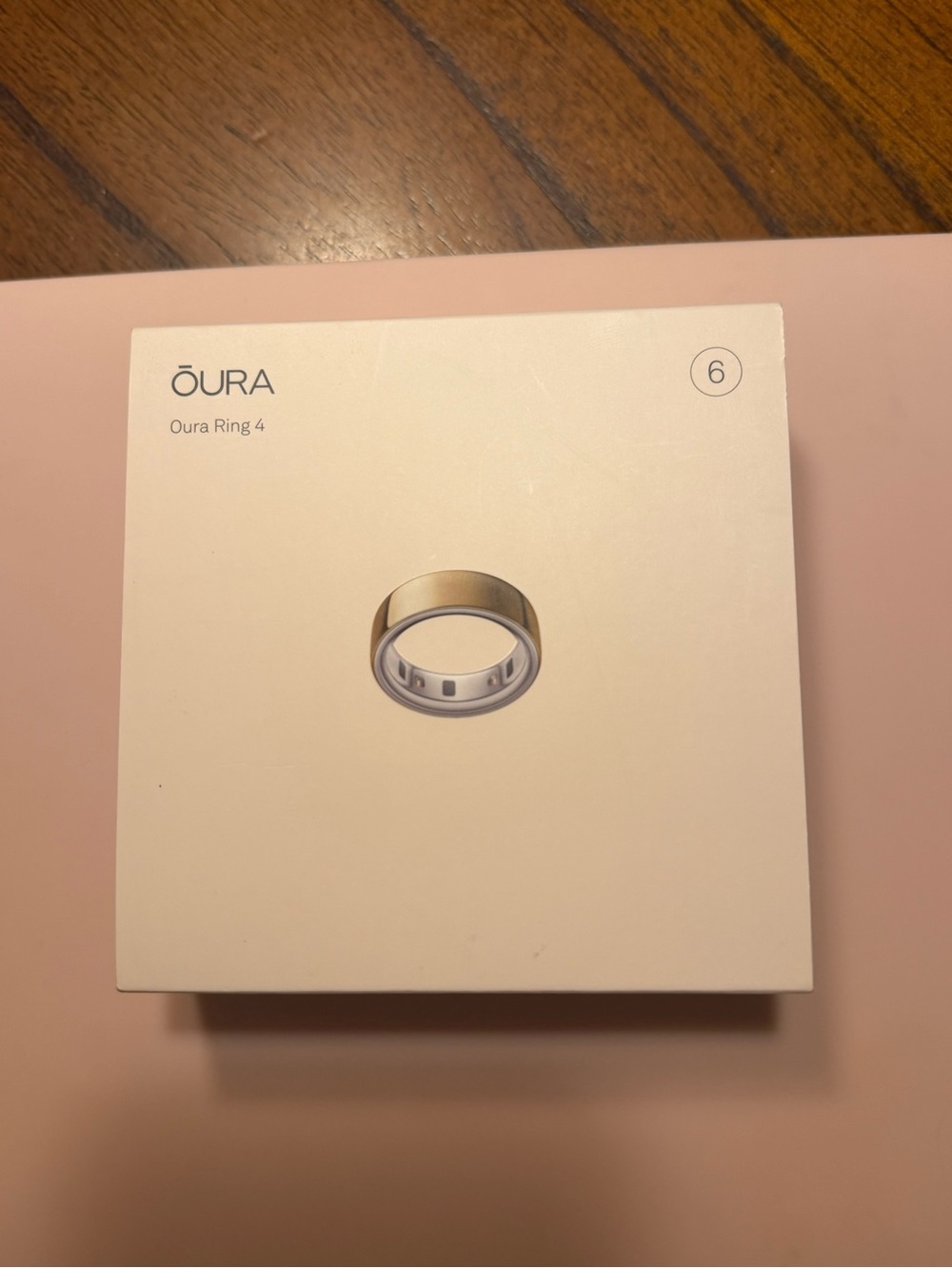 Oura Ring 4 Gold and White